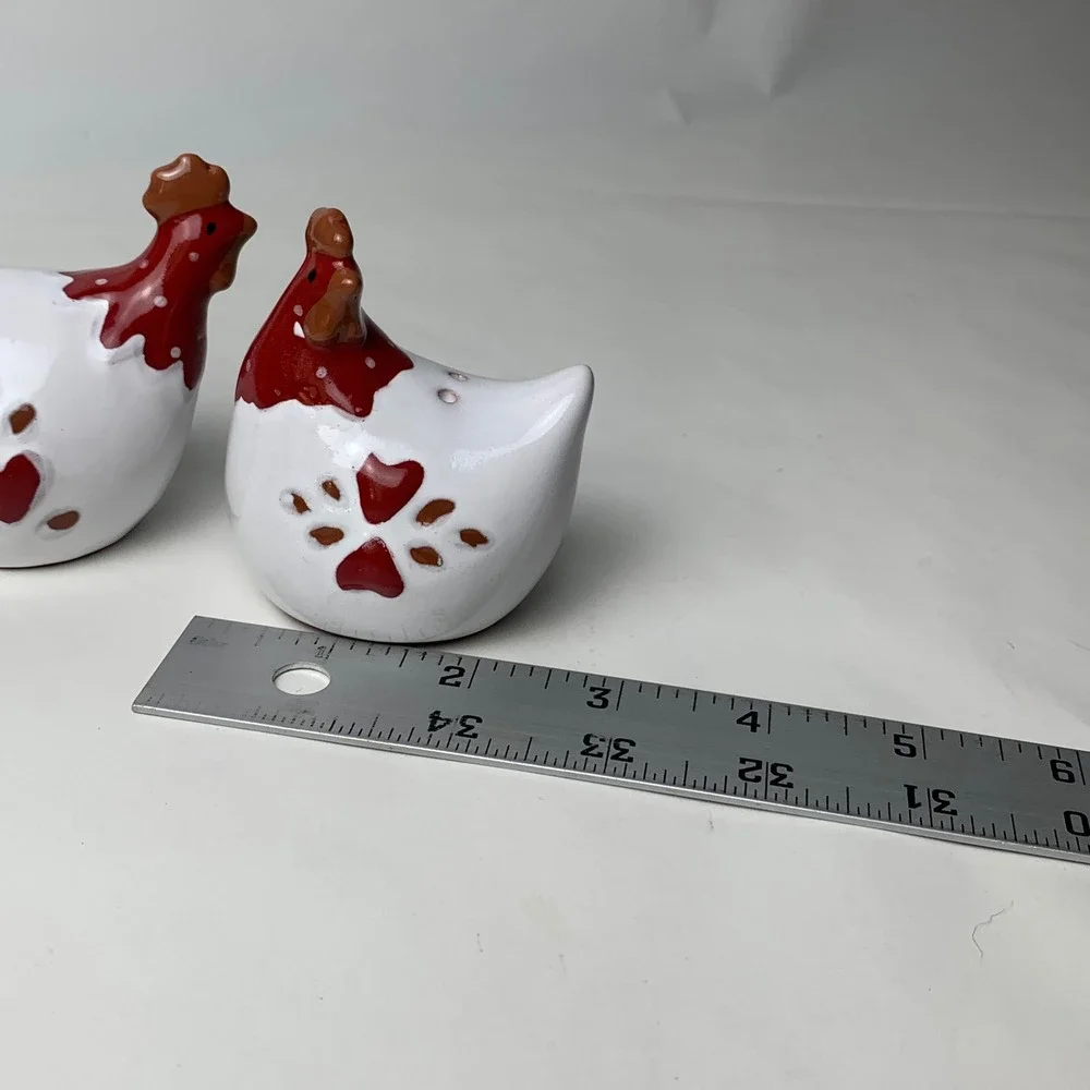 Vtg Style Ceramic Hen Salt and Pepper Shakers Red White Heart Farmhouse Decor